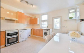 Zone 2 London Cottage